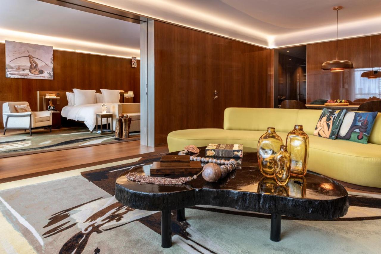 Rosewood Sao Paulo Hotel Ngoại thất bức ảnh The living room of a suite at the Mandarin Oriental